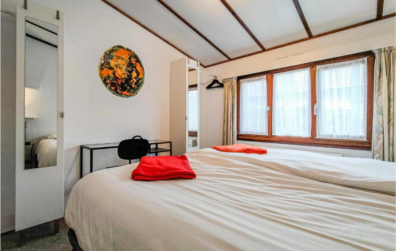 Beautiful Home In Sint-Annaland With Sauna エクステリア 写真